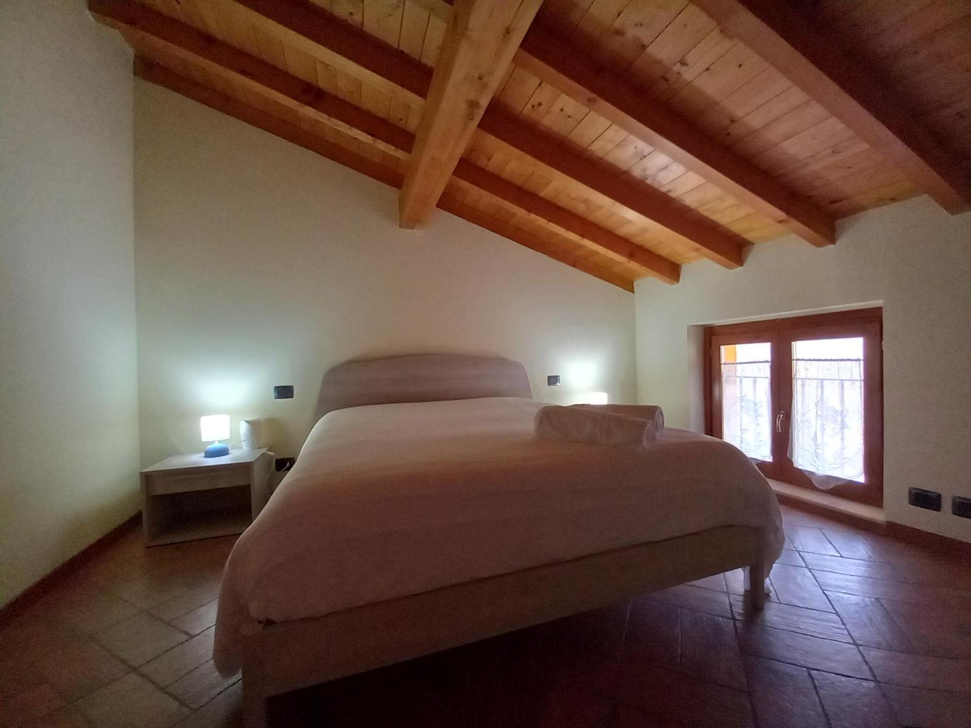 Casa Vacanze Tania Somendenna Exteriör bild