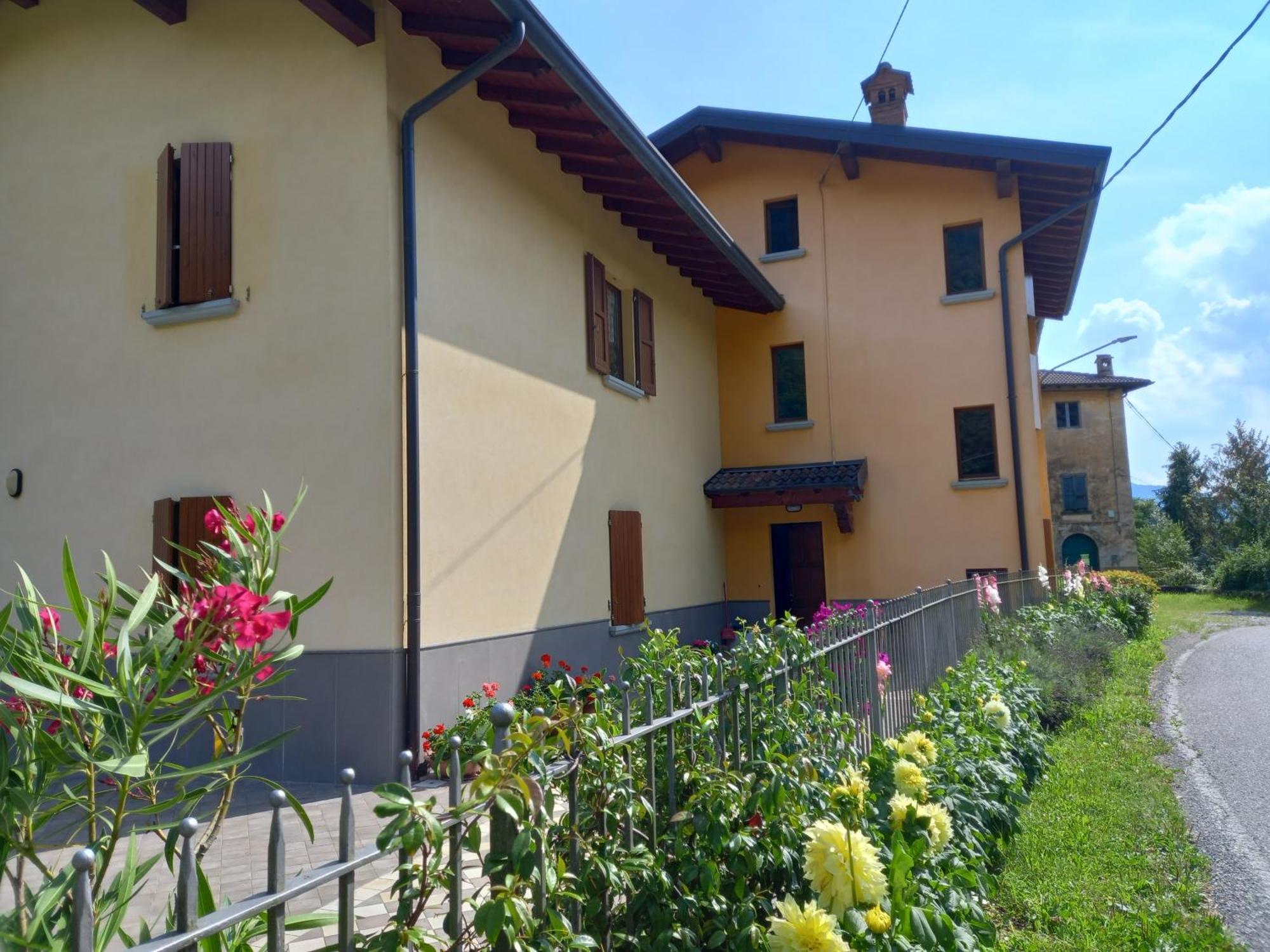 Casa Vacanze Tania Somendenna Exteriör bild